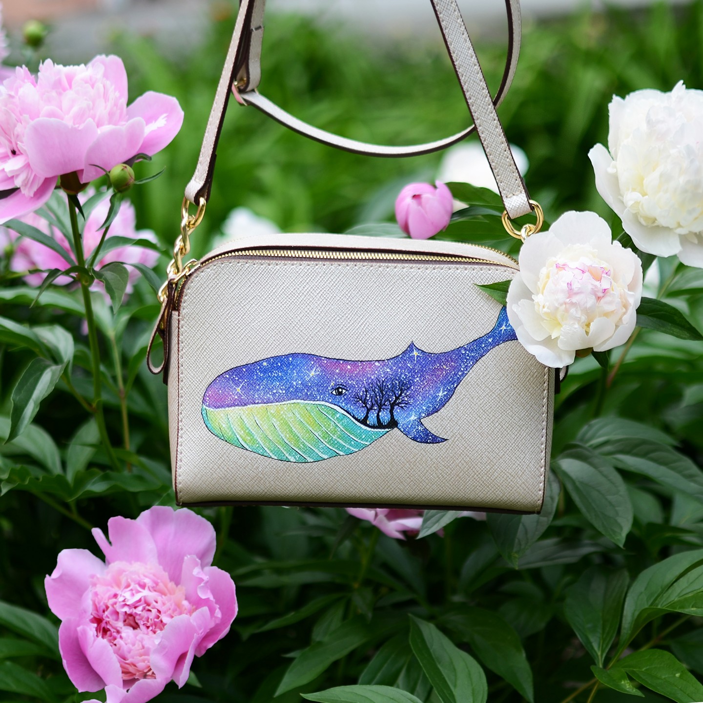   Кожаная сумка с ручной росписью Космический кит